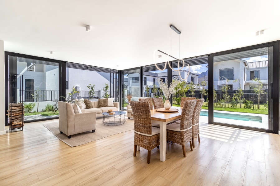 4 Bedroom Property for Sale in Pearl Valley at Val de Vie Western Cape